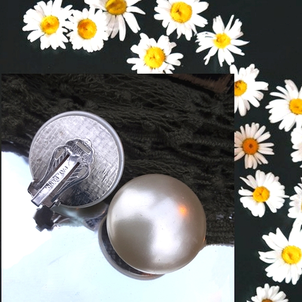 Vintage Sarah Coventry Button Pearl Clip-on Earrings